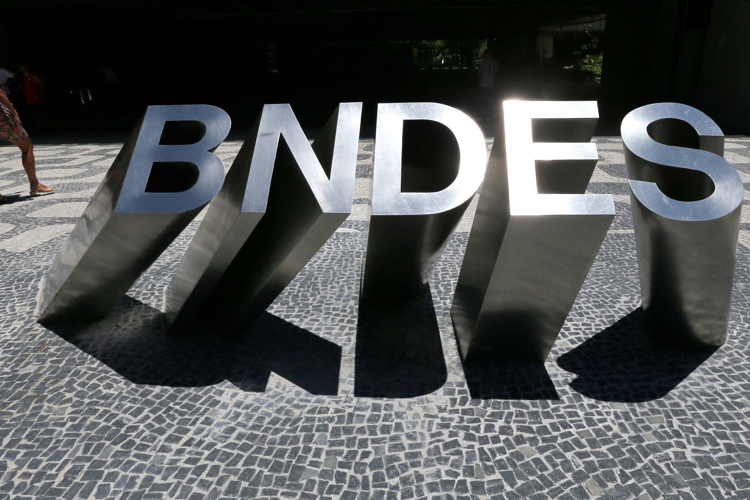 Desviar recurso do BNDES para Previdência desfalcará Tesouro
